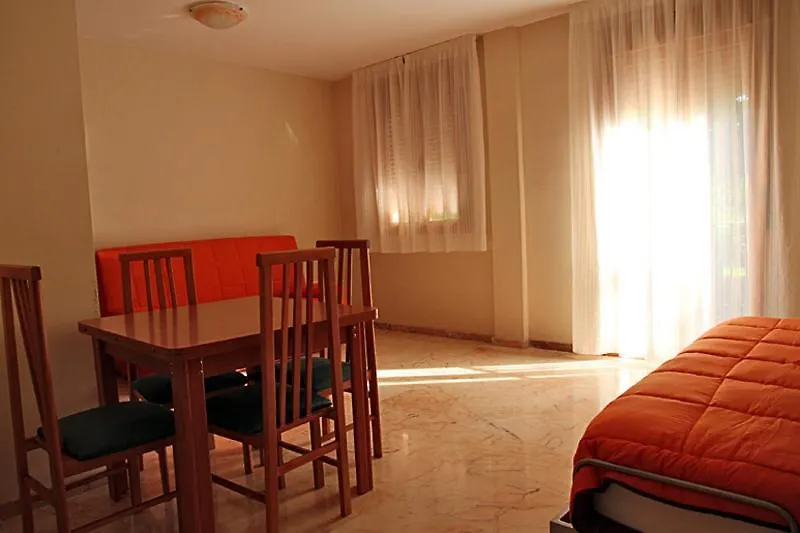 Apartamentos Turisticos Puerta Nueva Cordoba İspanya